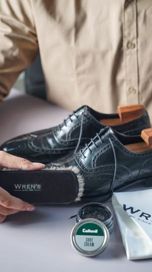 Sepatu Bersih, Hati Senang di Sekaa.too Cleaning Shoes Cilacap